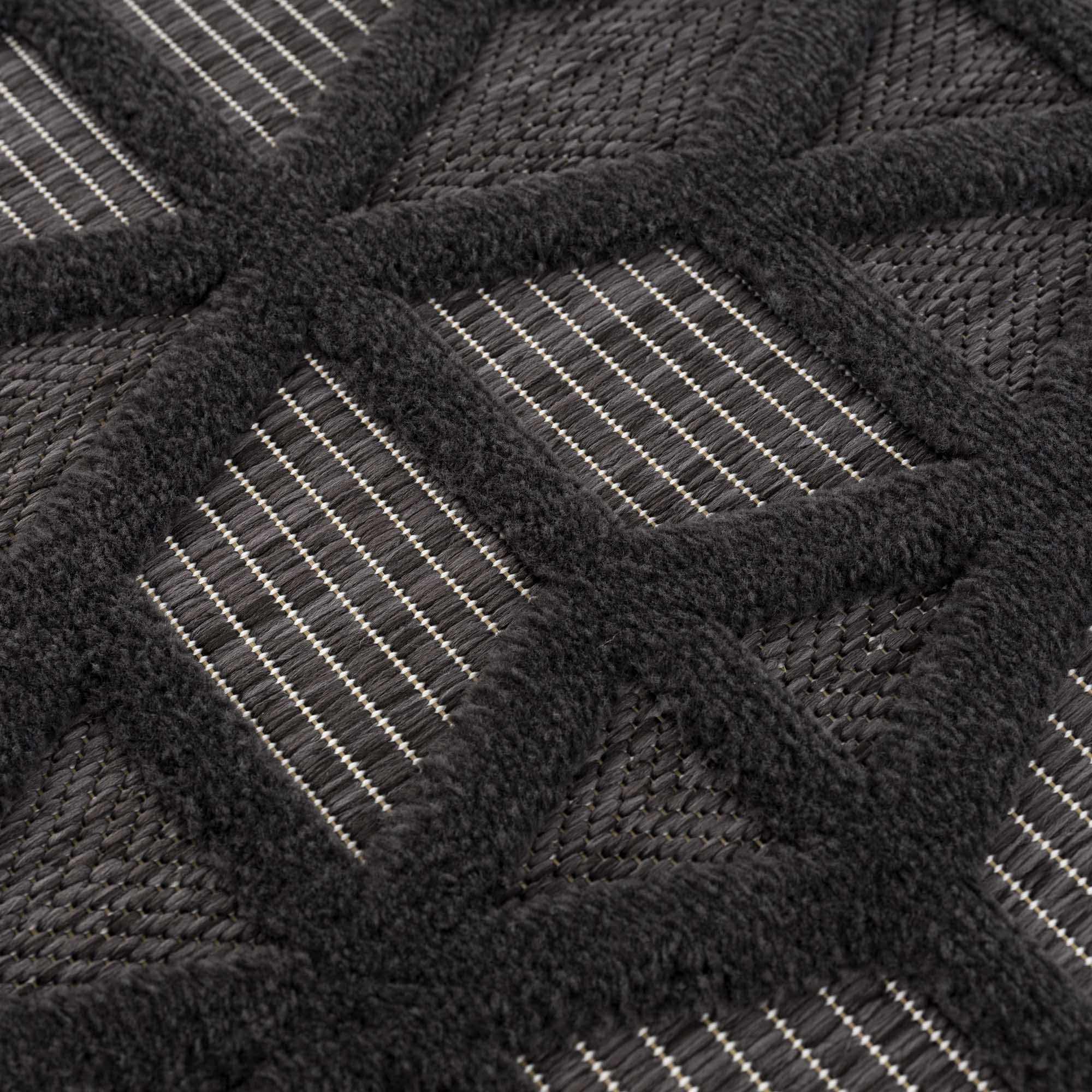 Hauteloom Nuri Black - The Perfect Outdoor Rug