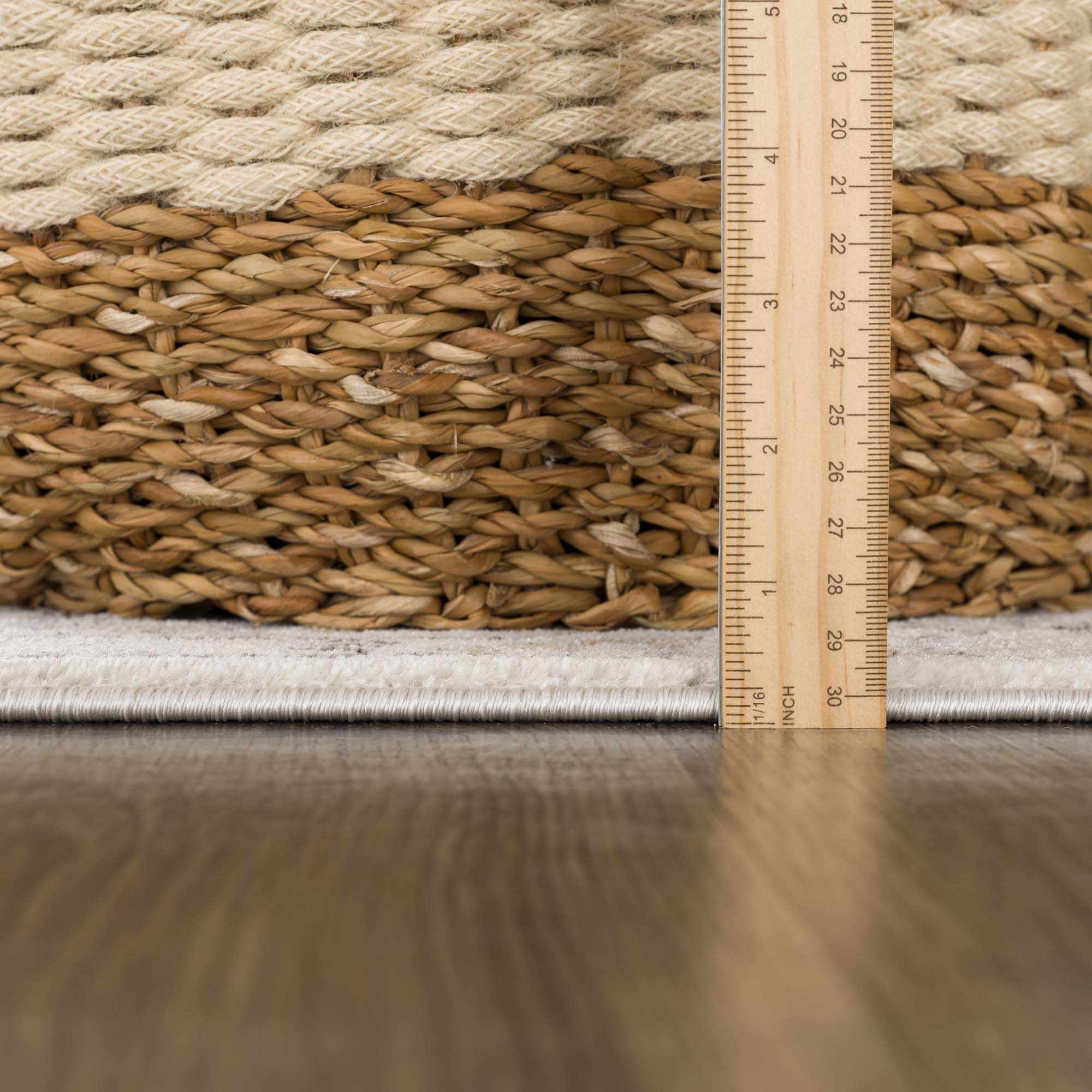 Exquisite Hauteloom Parkerfield Area Rug - A Timeless Beauty for Your Home