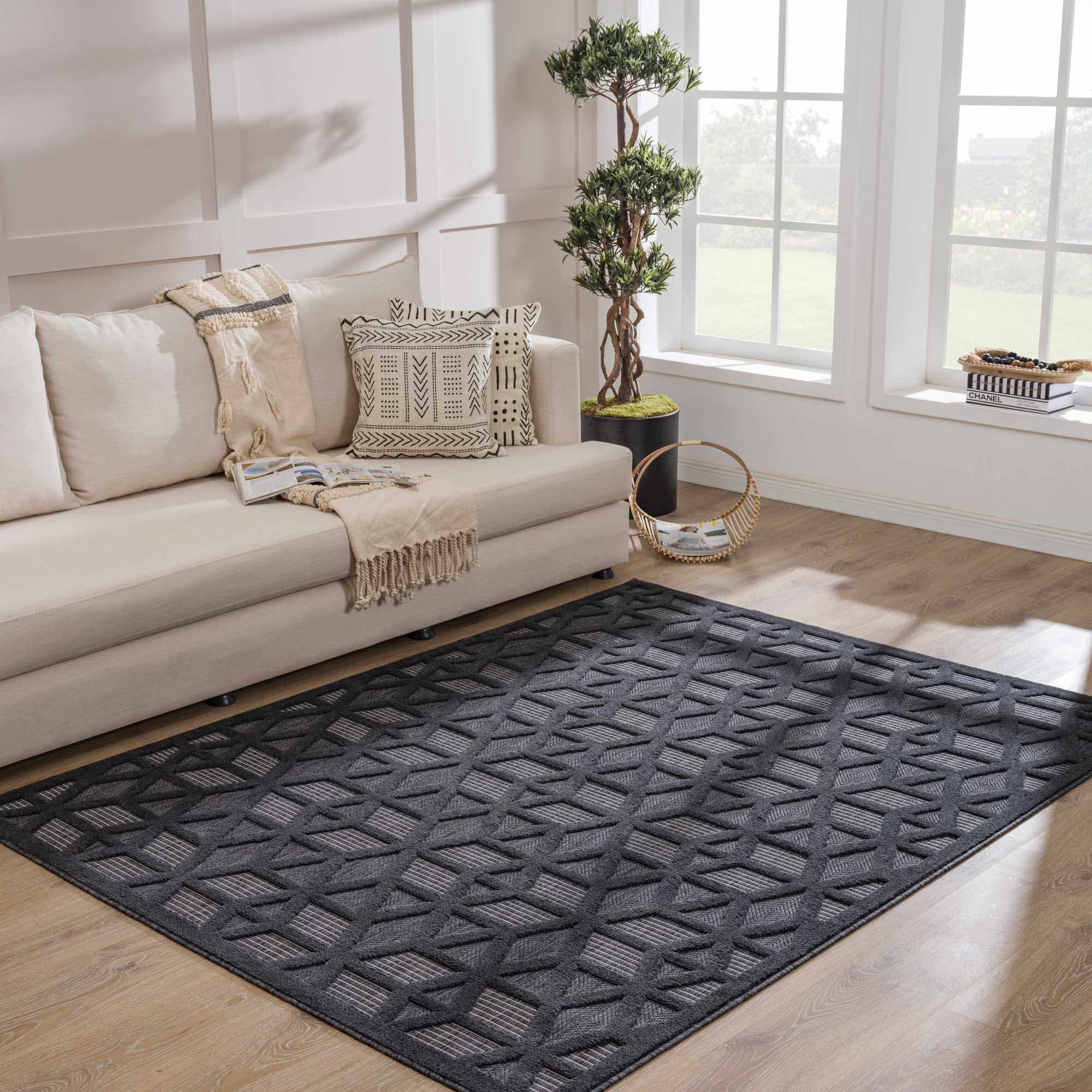 Hauteloom Nuri Black - The Perfect Outdoor Rug