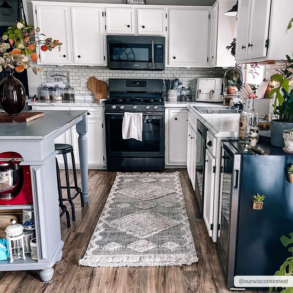 Hauteloom Ampusungan Area Rug - Transform Your Space with Style