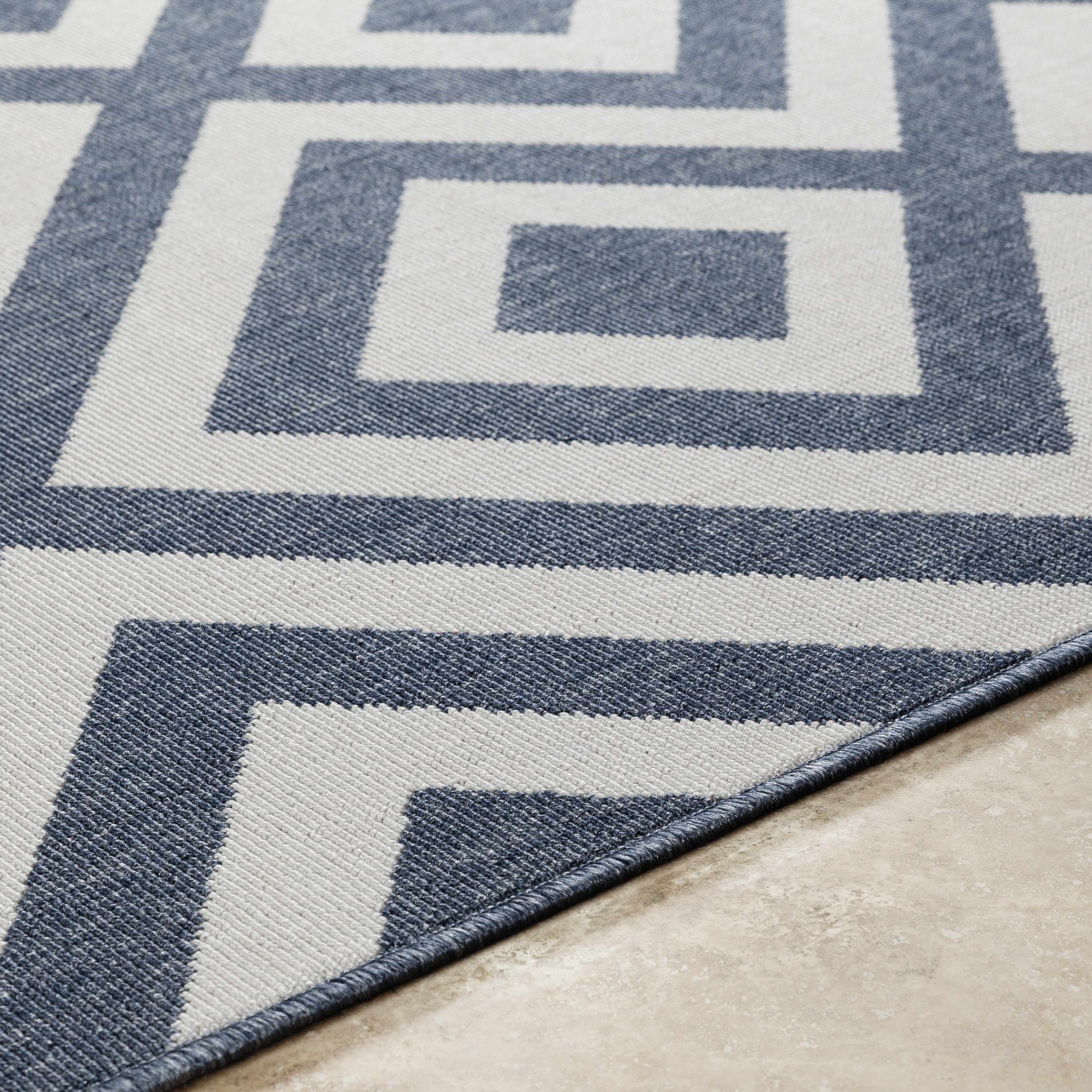 Grab Your Hauteloom Abilene Outdoor Rug on Clearance Now!