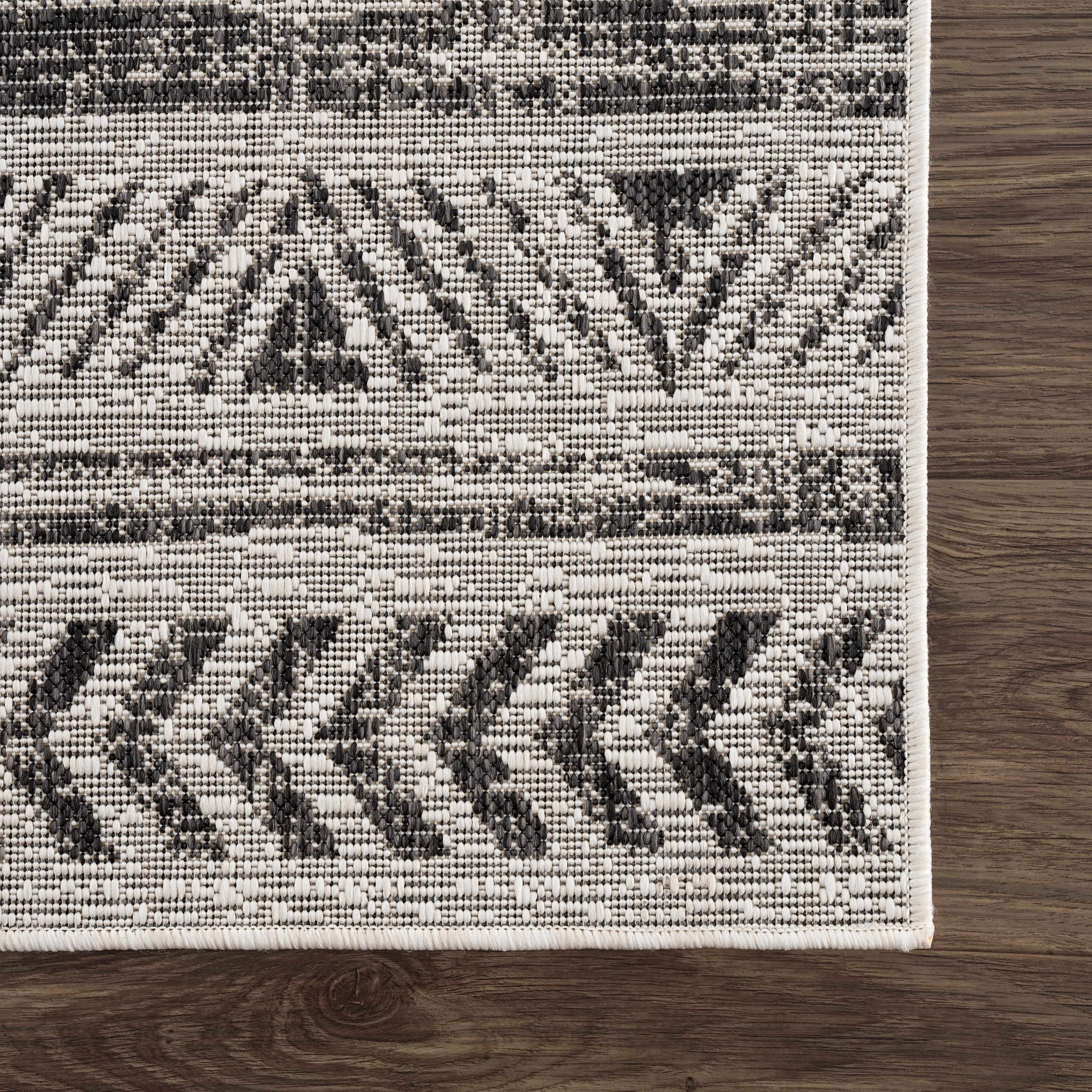 Grab Your Hauteloom Catrine Rug - Clearance Now!
