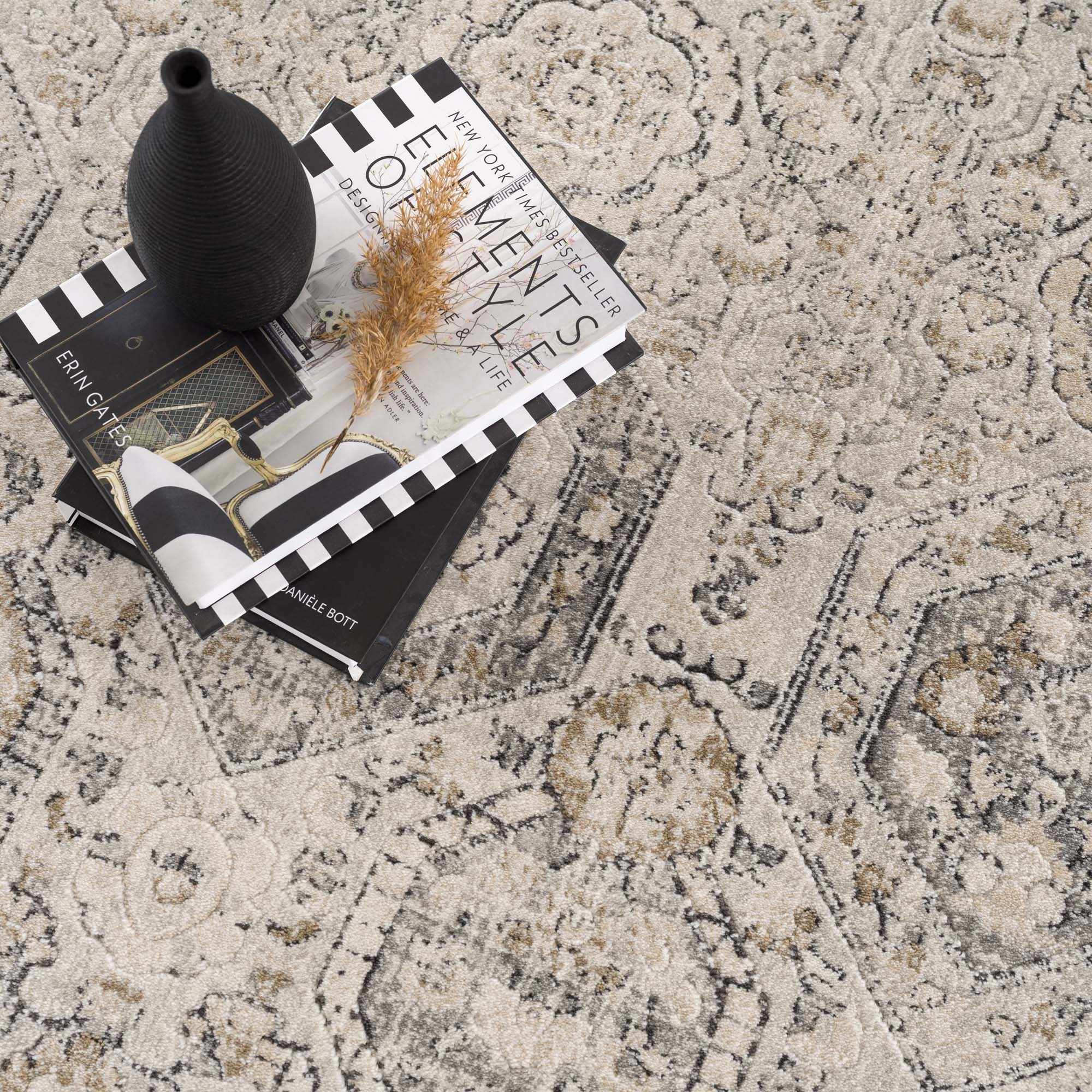 Exquisite Hauteloom Parkerfield Area Rug - A Timeless Beauty for Your Home