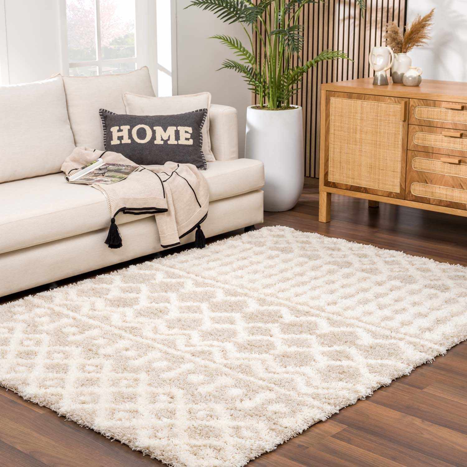 Luxurious Hauteloom Prompton Cream Plush Rug
