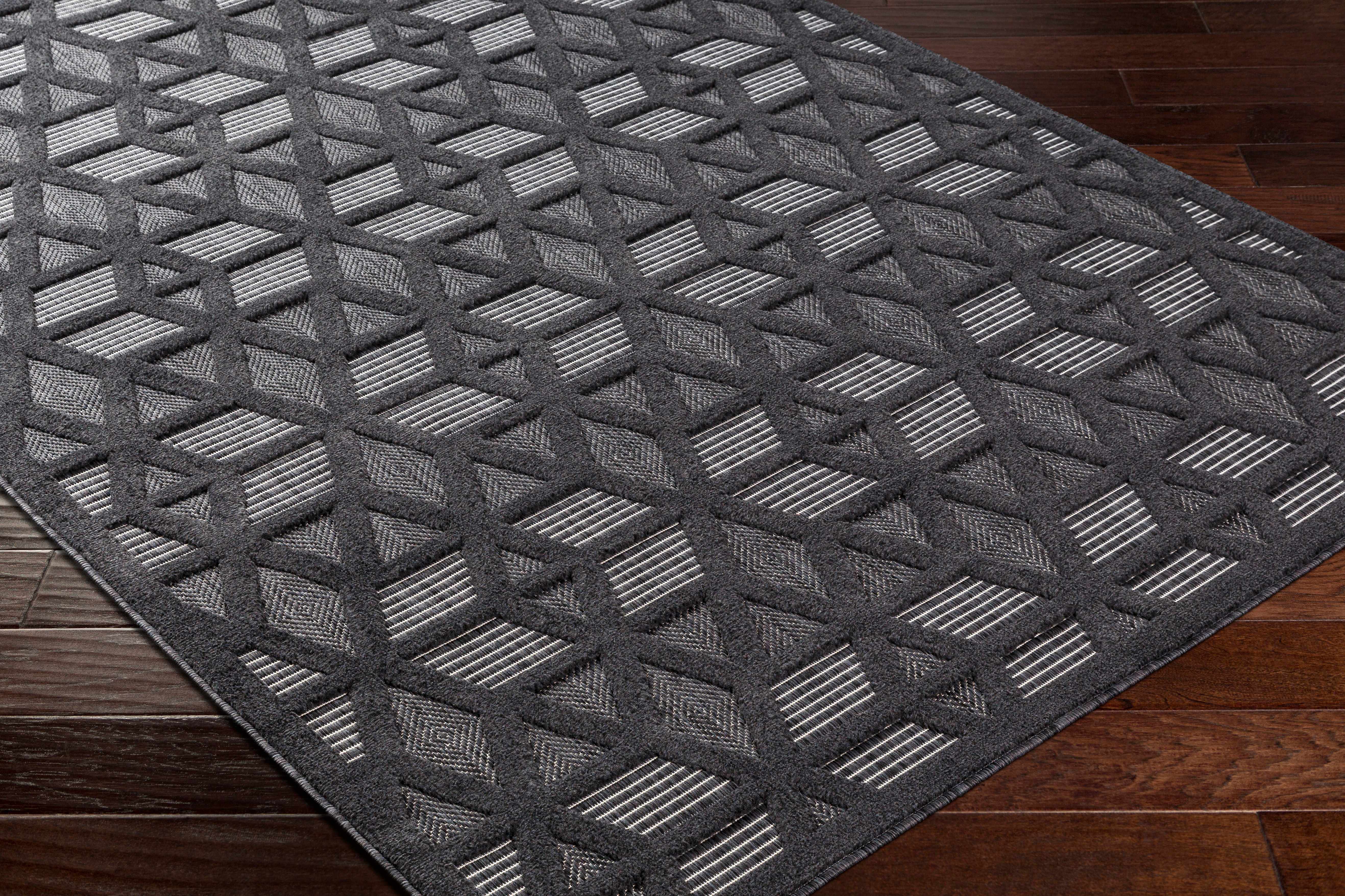 Hauteloom Nuri Black - The Perfect Outdoor Rug