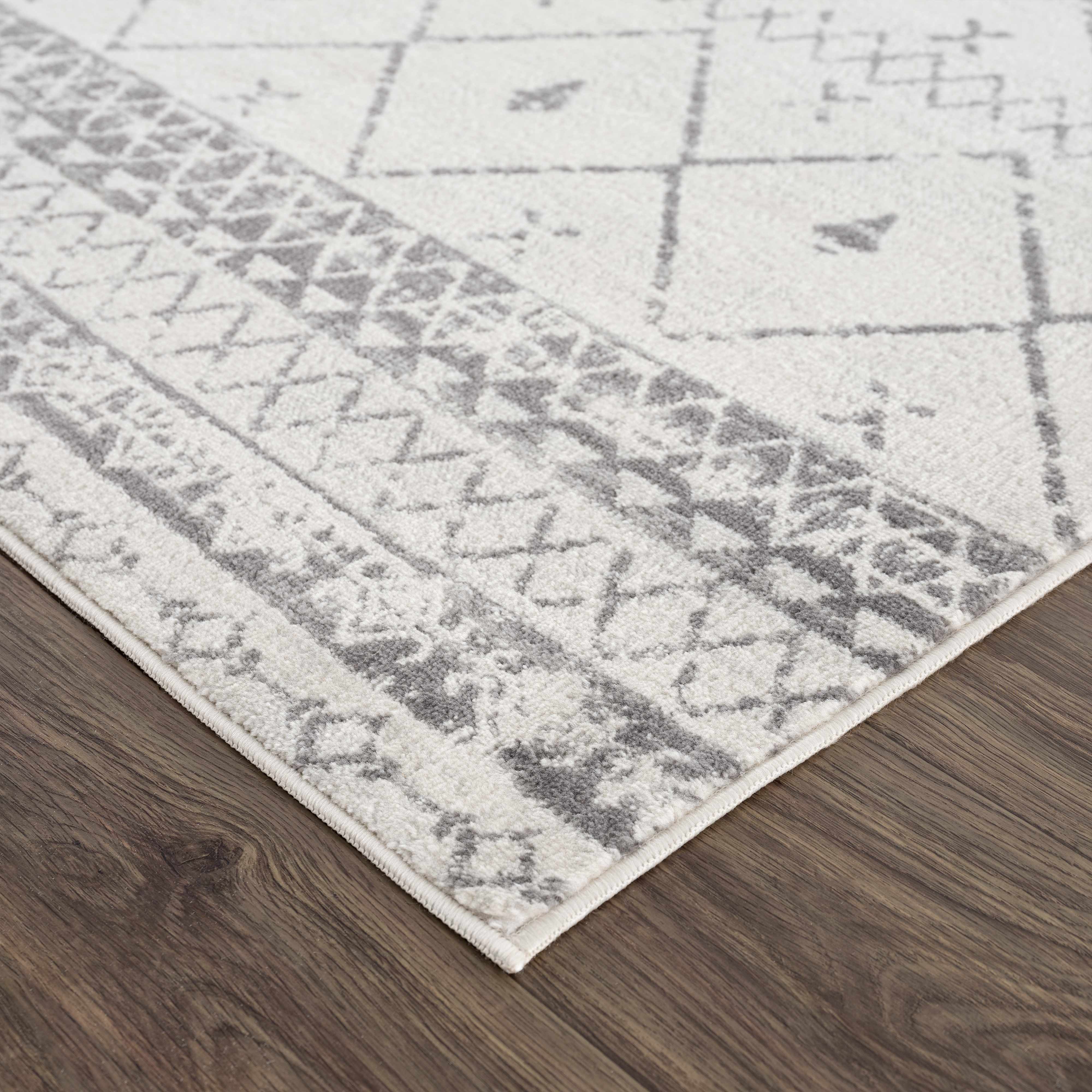 Hauteloom Newville: The Epitome of Stylish Area Rugs