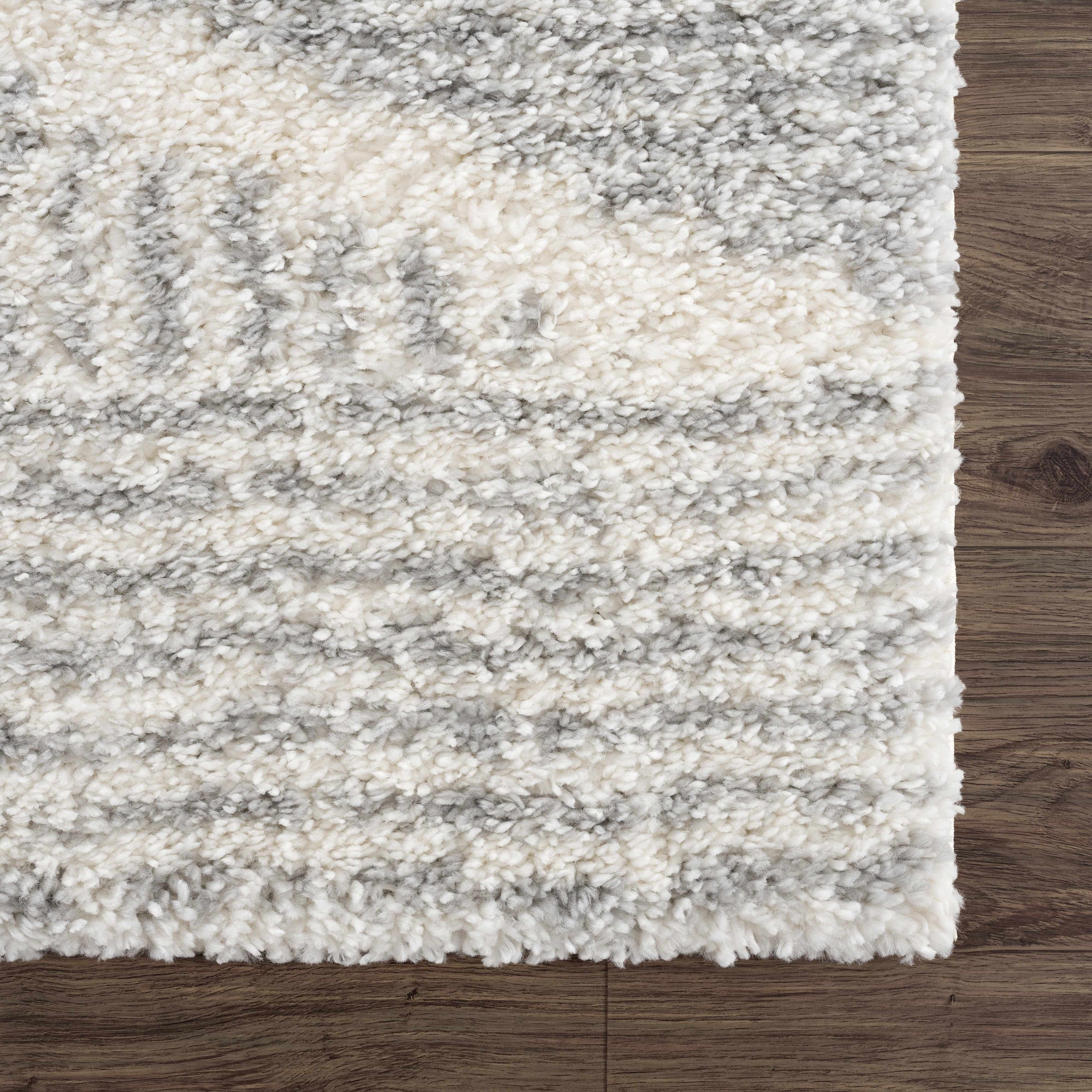 Luxurious Gray Hauteloom Trunding Plush Area Rug - Transform Your Space!