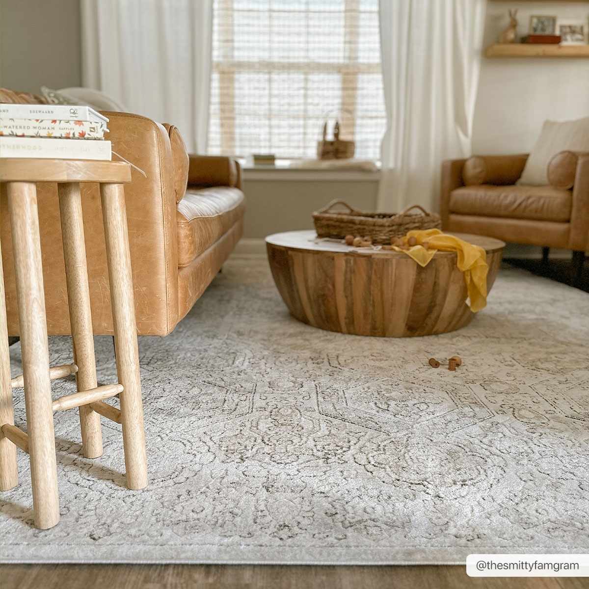 Exquisite Hauteloom Parkerfield Area Rug - A Timeless Beauty for Your Home