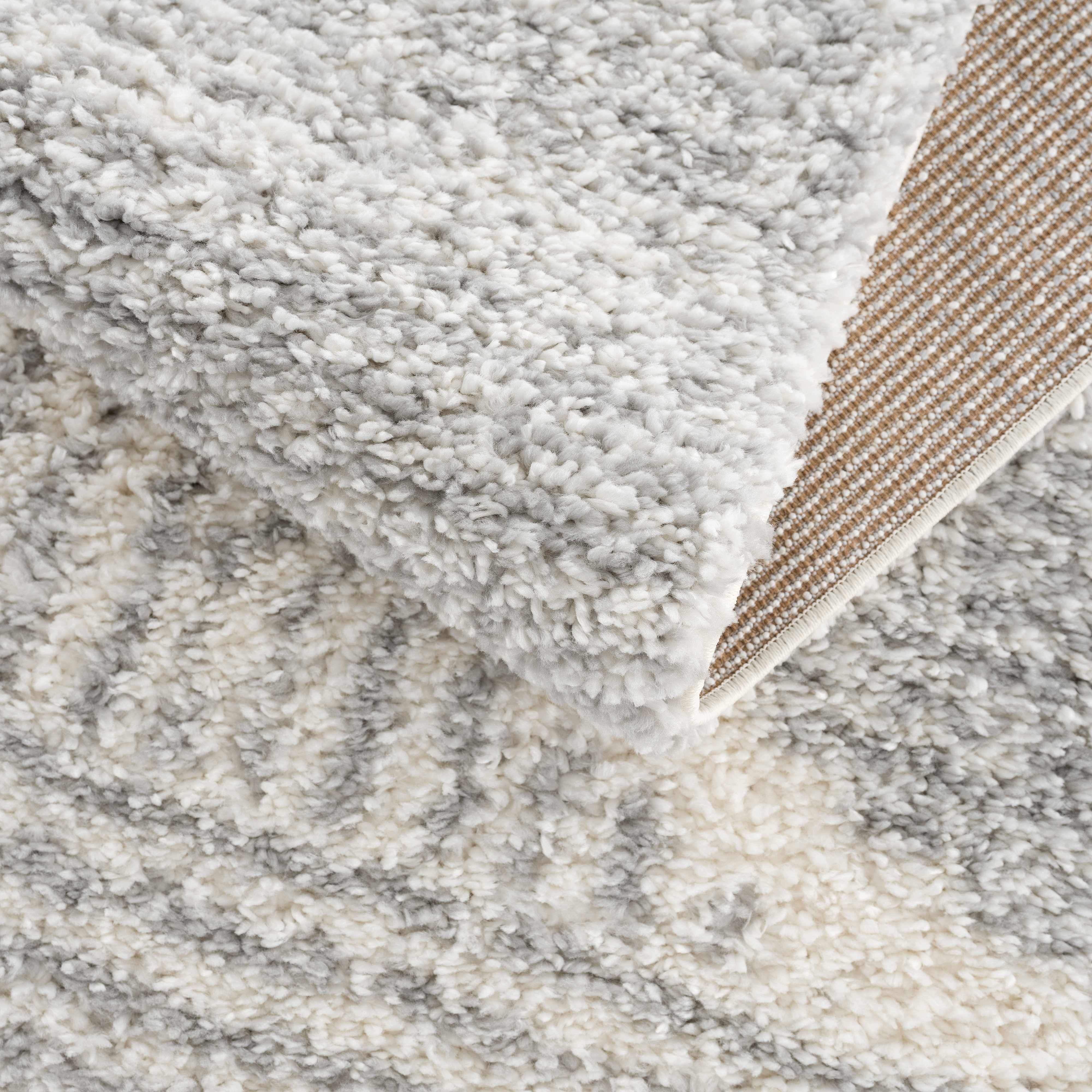 Luxurious Gray Hauteloom Trunding Plush Area Rug - Transform Your Space!
