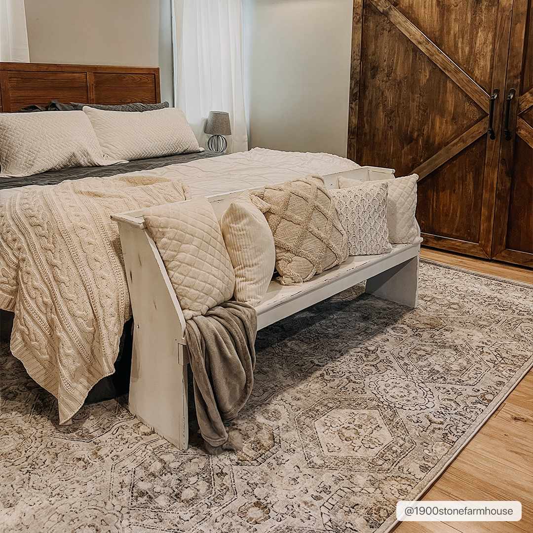 Exquisite Hauteloom Parkerfield Area Rug - A Timeless Beauty for Your Home