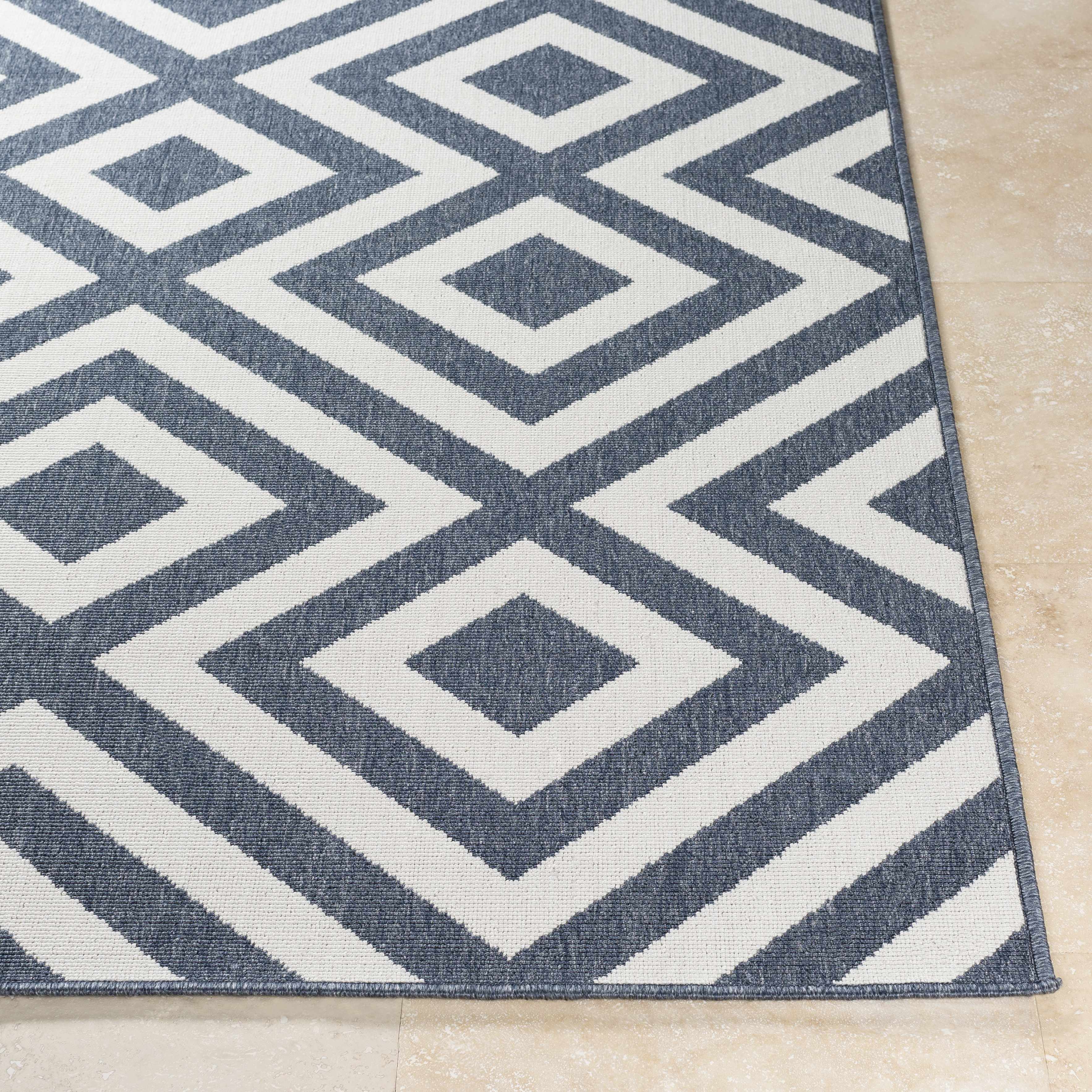 Grab Your Hauteloom Abilene Outdoor Rug on Clearance Now!