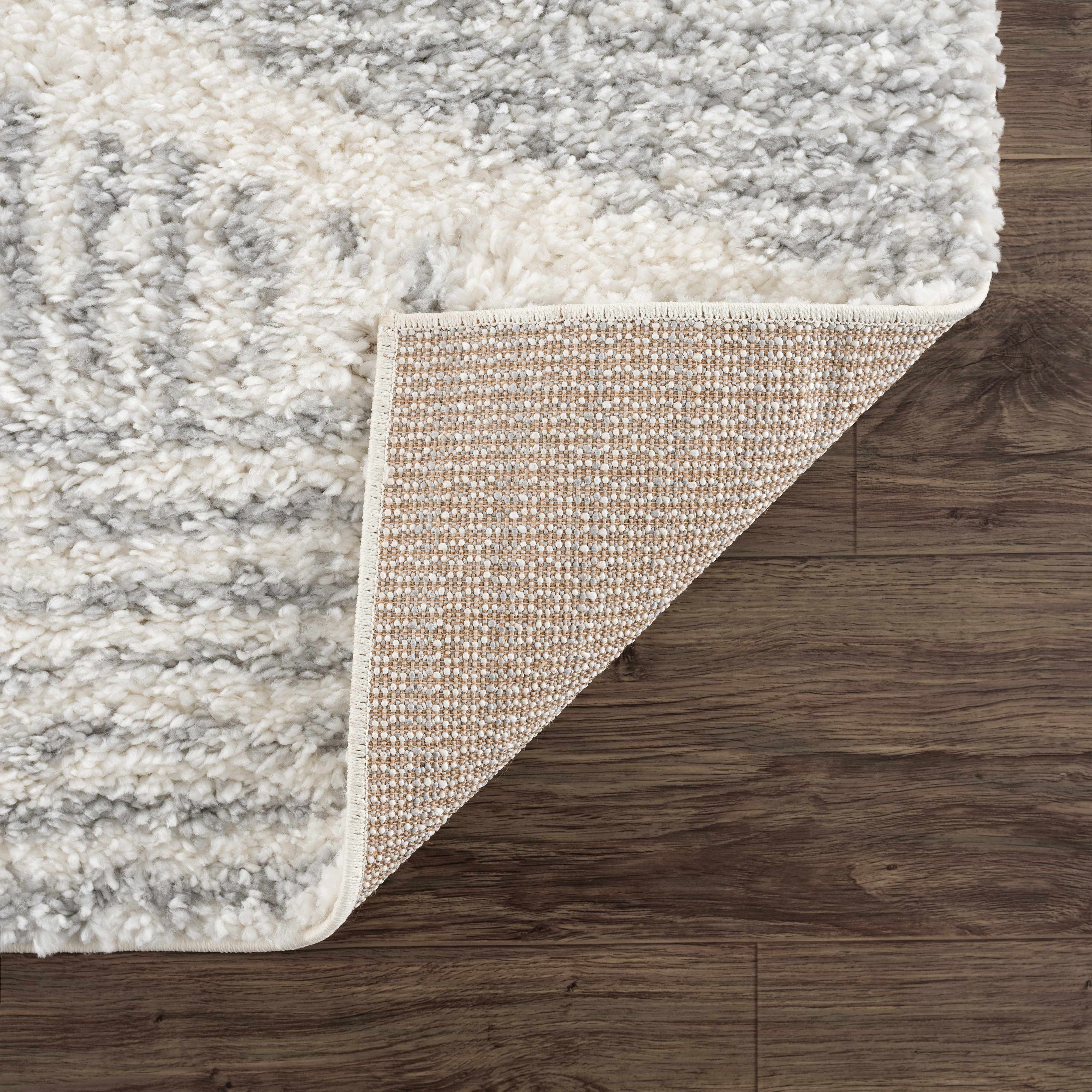 Luxurious Gray Hauteloom Trunding Plush Area Rug - Transform Your Space!