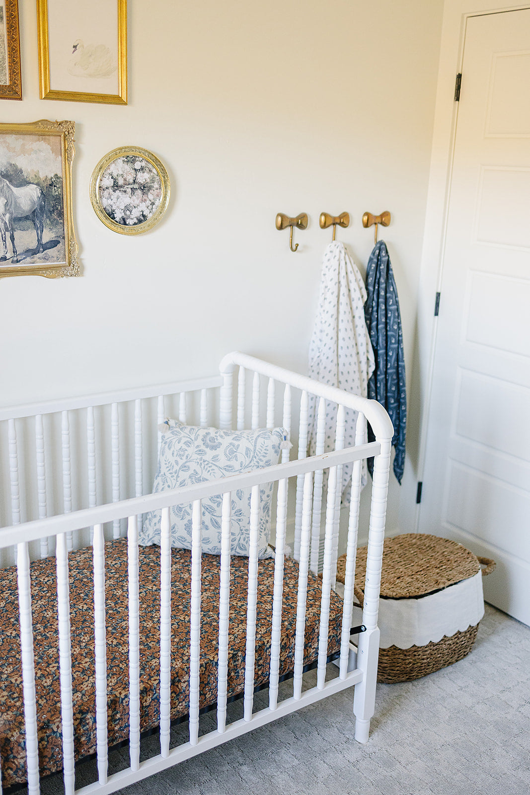 Cozy Dream Venetian Floral Muslin Crib Sheet for Baby