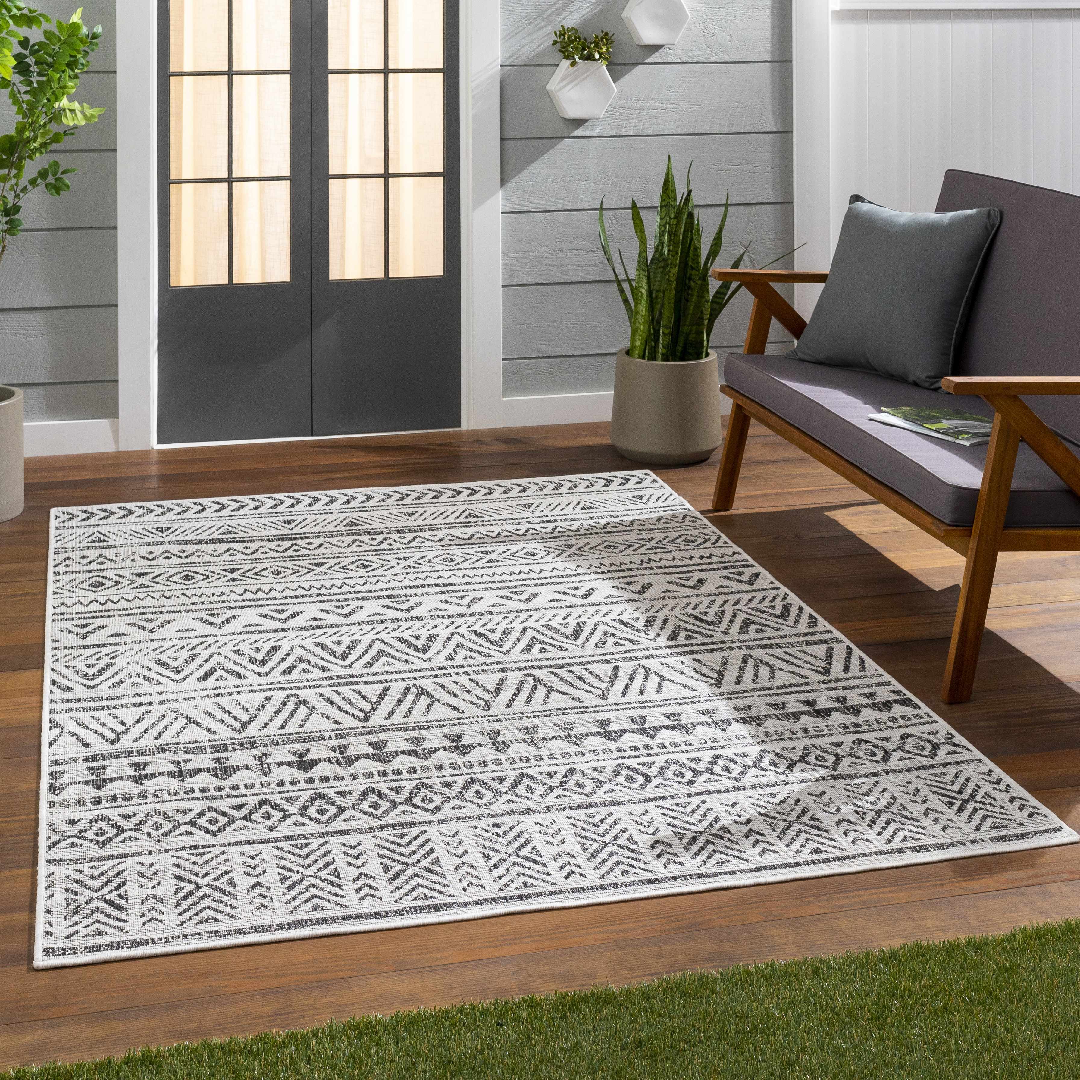 Grab Your Hauteloom Catrine Rug - Clearance Now!