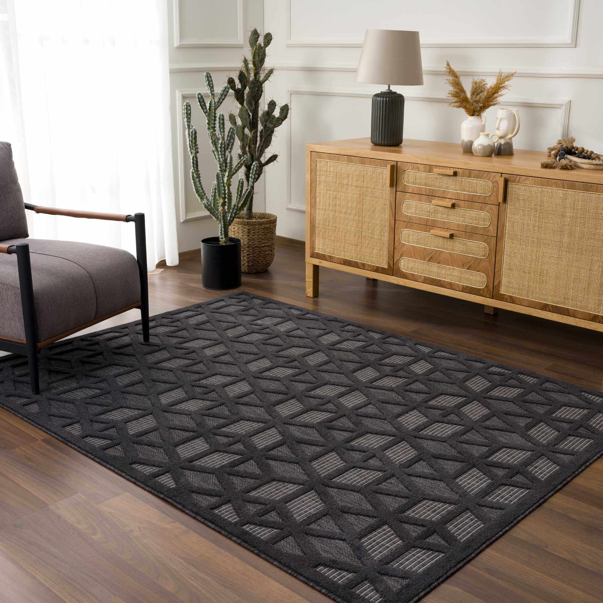 Hauteloom Nuri Black - The Perfect Outdoor Rug