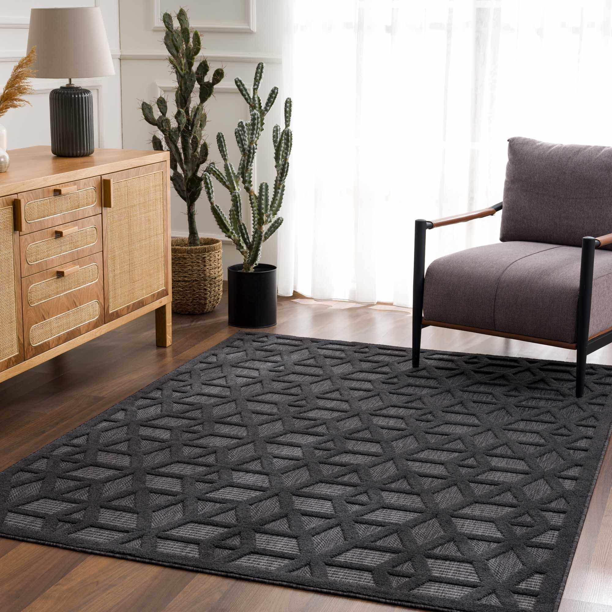 Hauteloom Nuri Black - The Perfect Outdoor Rug