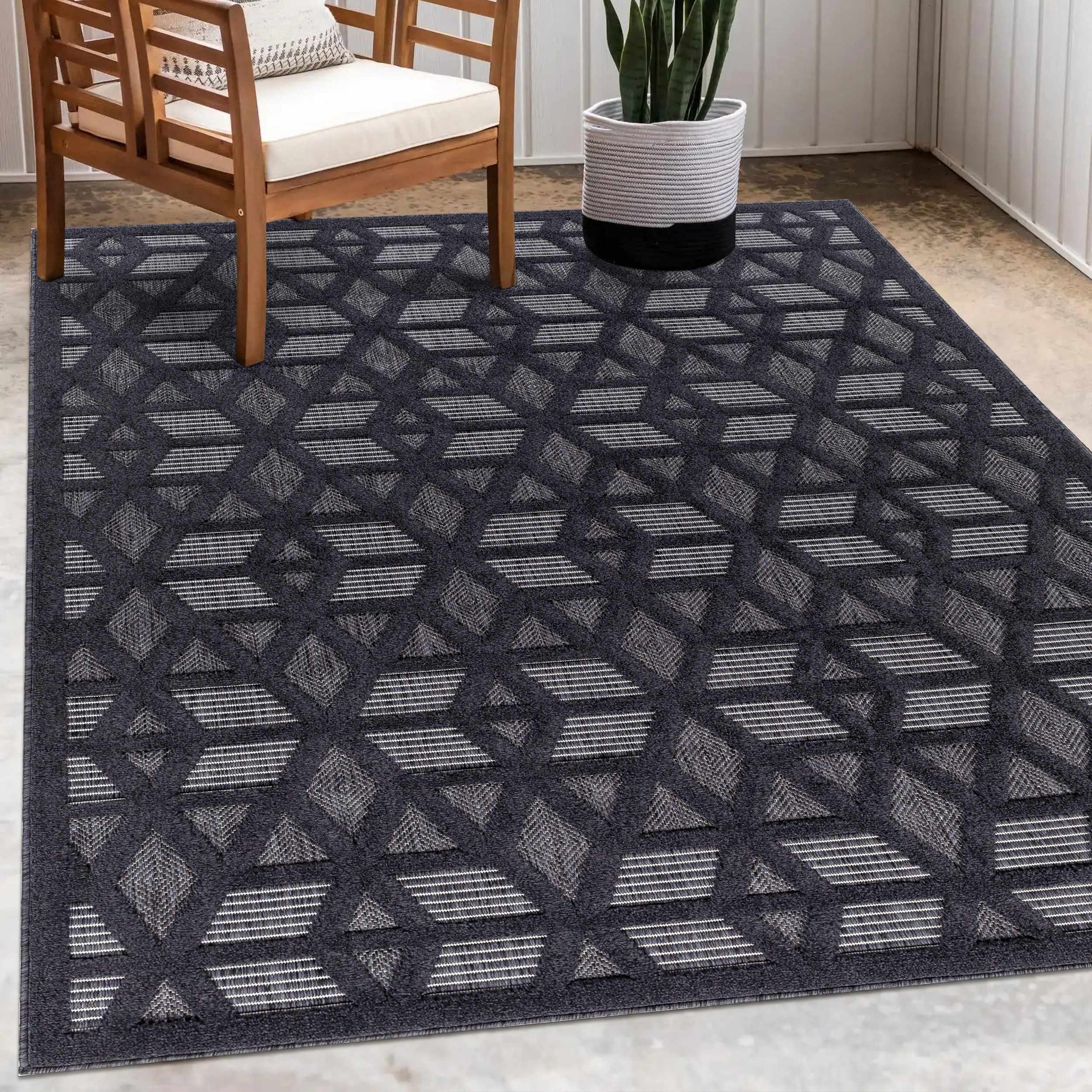 Hauteloom Nuri Black - The Perfect Outdoor Rug